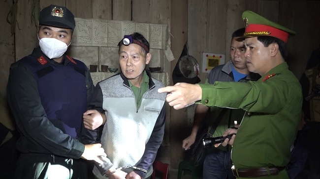 Công an đồng loạt đột kích 12 tụ điểm ma tuý có vũ khí nóng ở Nghệ An